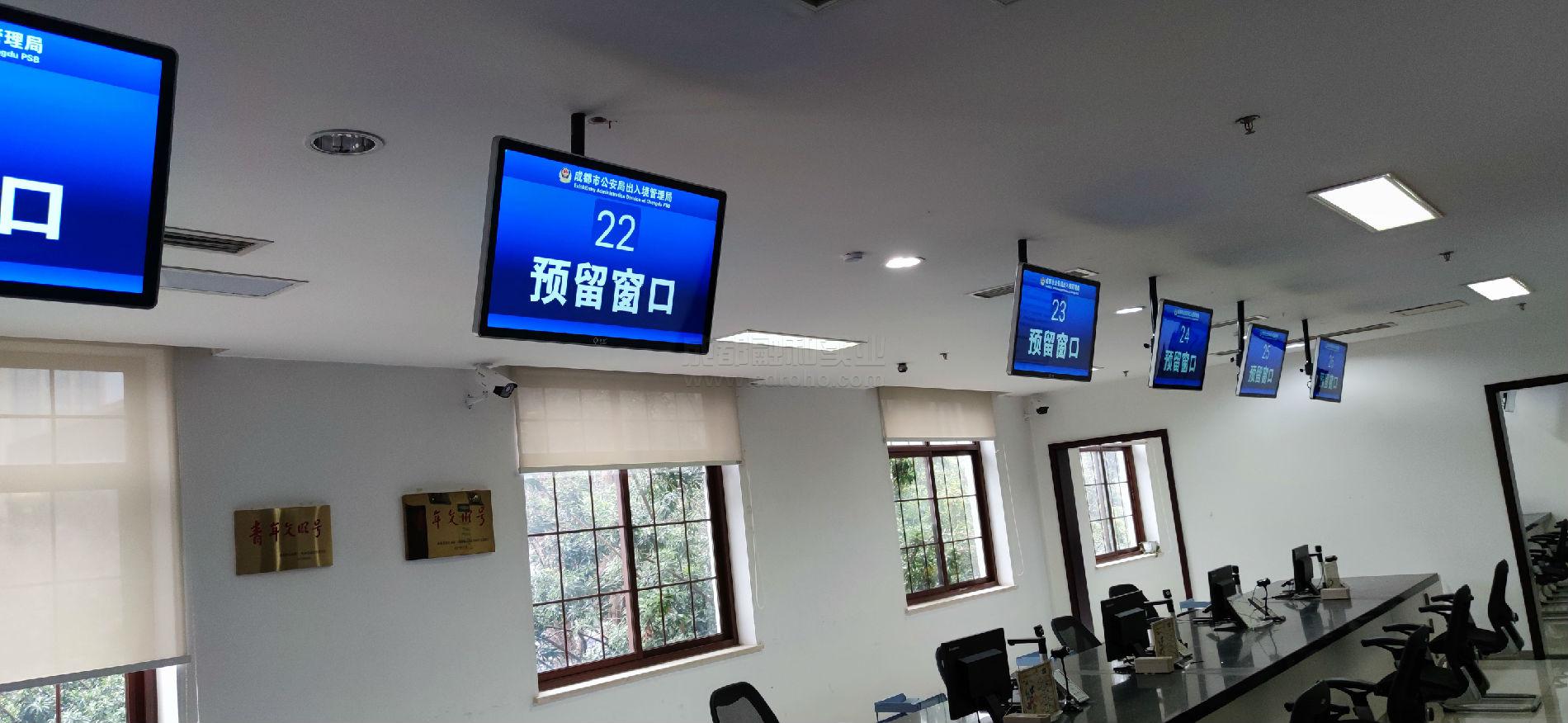 超越傳統(tǒng)：國產(chǎn)系統(tǒng)的排隊(duì)叫號機(jī)如何助力現(xiàn)代服務(wù)業(yè)