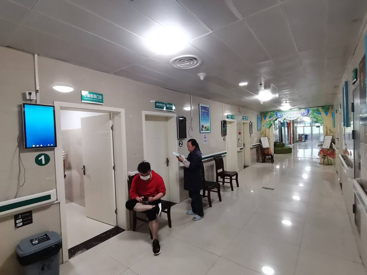 智慧醫(yī)院：如何通過排隊叫號系統(tǒng)提升服務大廳效率。效果圖